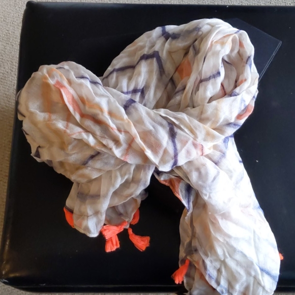 Free add on! Summer scarf! - Picture 1 of 2